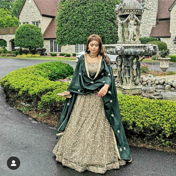 Indian dress - Picture 1 of 1